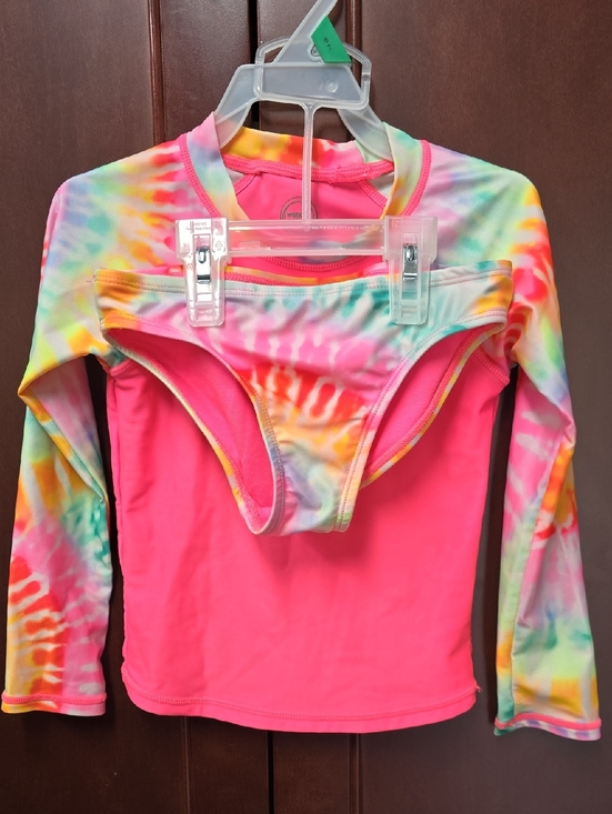 wonder nation Other - Like New. Girl's wonder nation Neon Pink Tie-Dye Rash Guard Set. Size 4/5